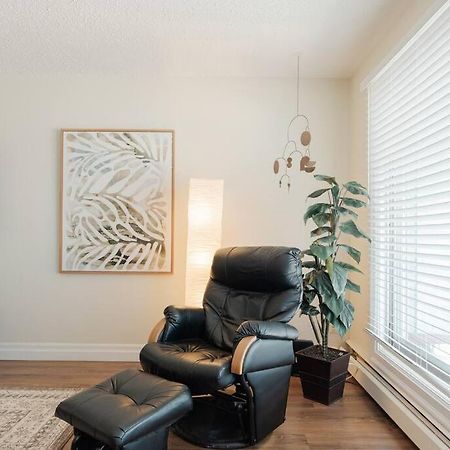 Ferienwohnung 1Br With King Bed Free Parking Self Check In Fort Mcmurray Exterior foto