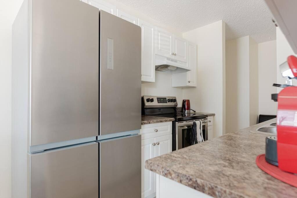 Ferienwohnung 1Br With King Bed Free Parking Self Check In Fort Mcmurray Exterior foto