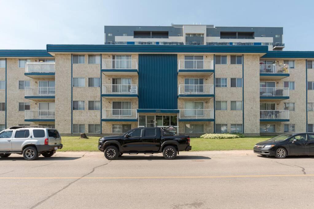 Ferienwohnung 1Br With King Bed Free Parking Self Check In Fort Mcmurray Exterior foto